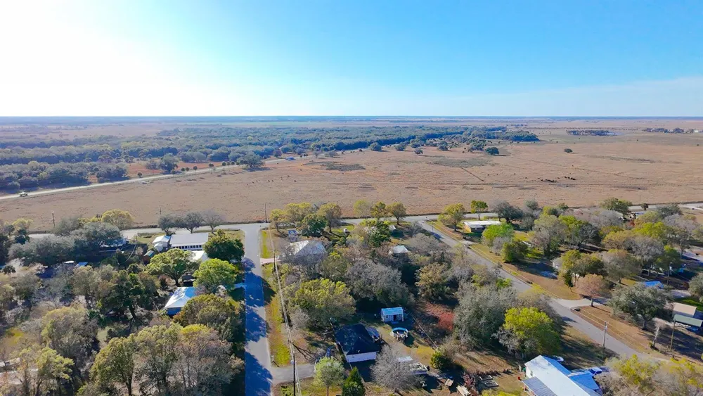 7757 NW 82nd Court Okeechobee, FL 34972