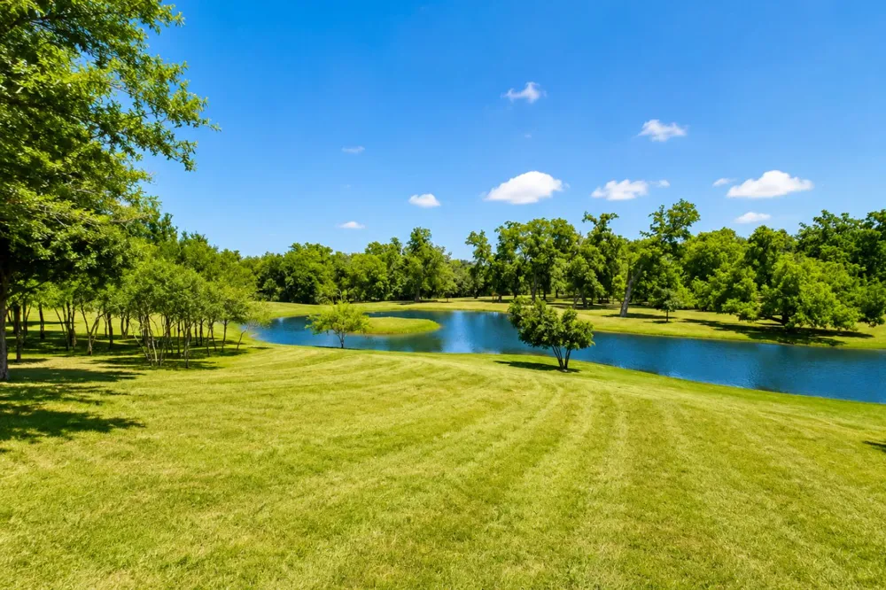 1919 County Road 429 Rockdale, TX 76567