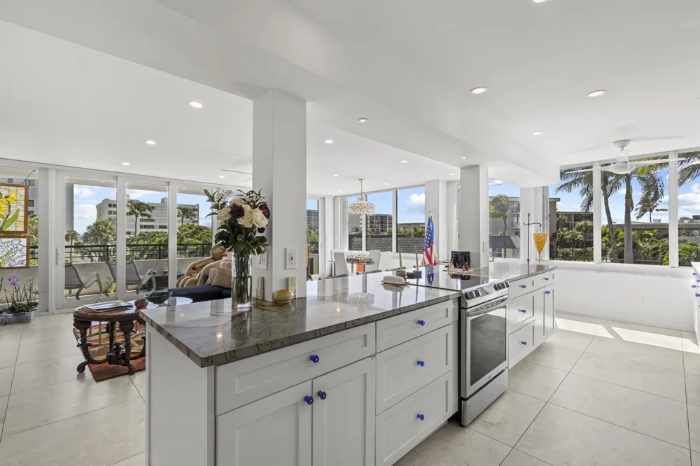 3589 S Ocean Boulevard #306 South Palm Beach, FL 33480