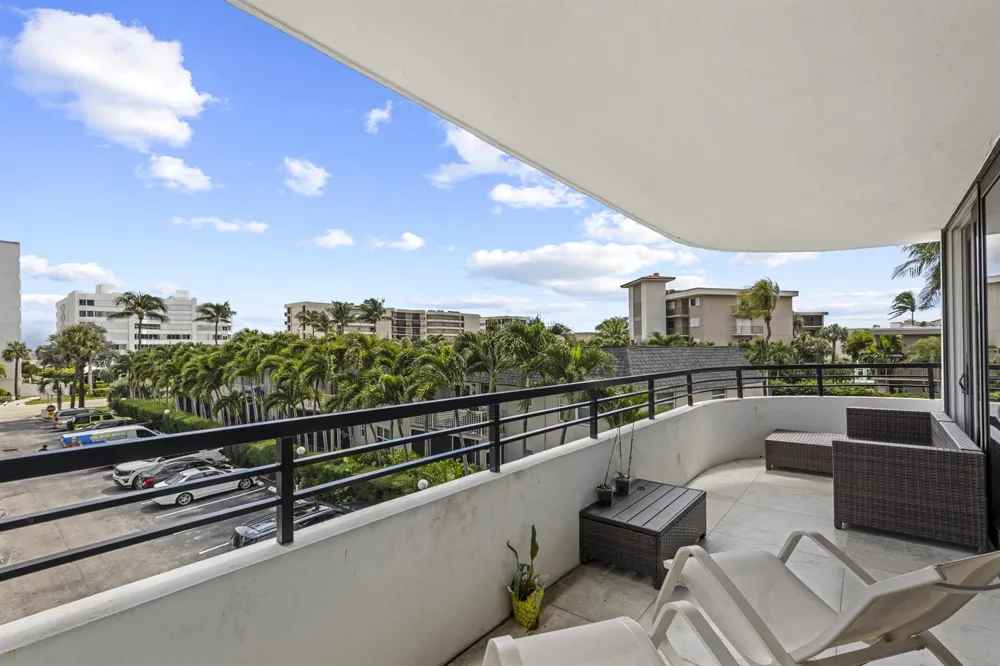3589 S Ocean Boulevard #306 South Palm Beach, FL 33480