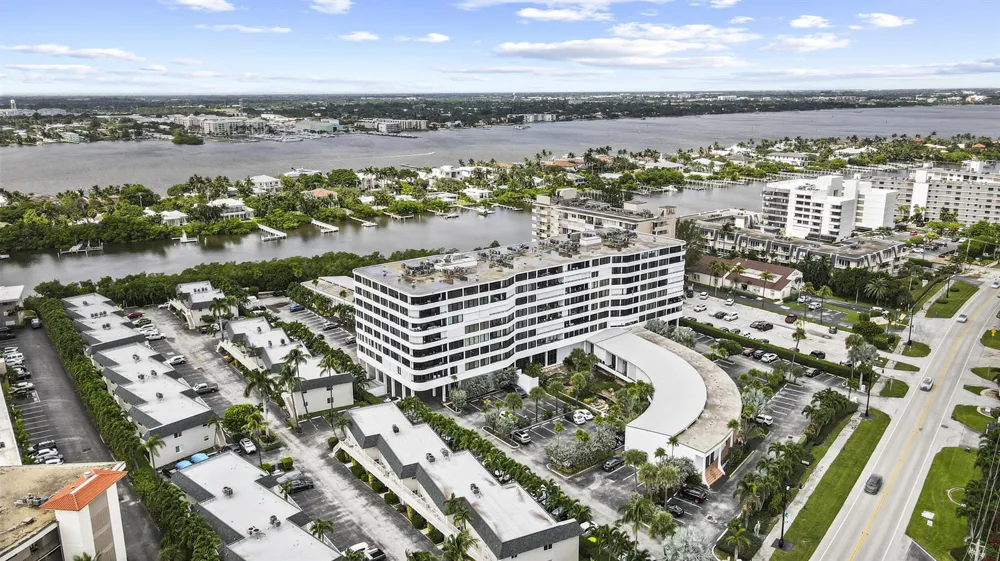 3589 S Ocean Boulevard #306 South Palm Beach, FL 33480