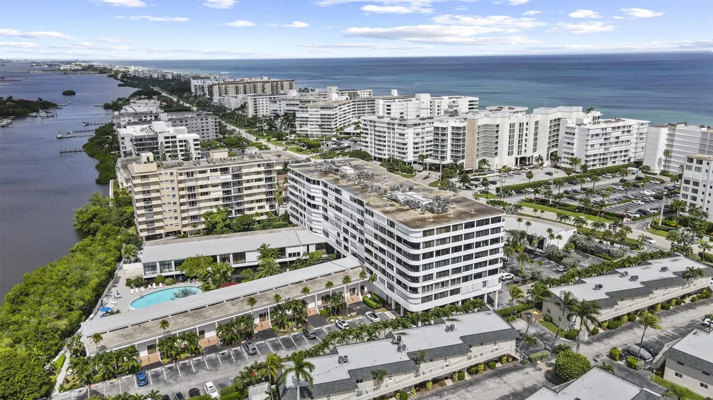 3589 S Ocean Boulevard #306 South Palm Beach, FL 33480