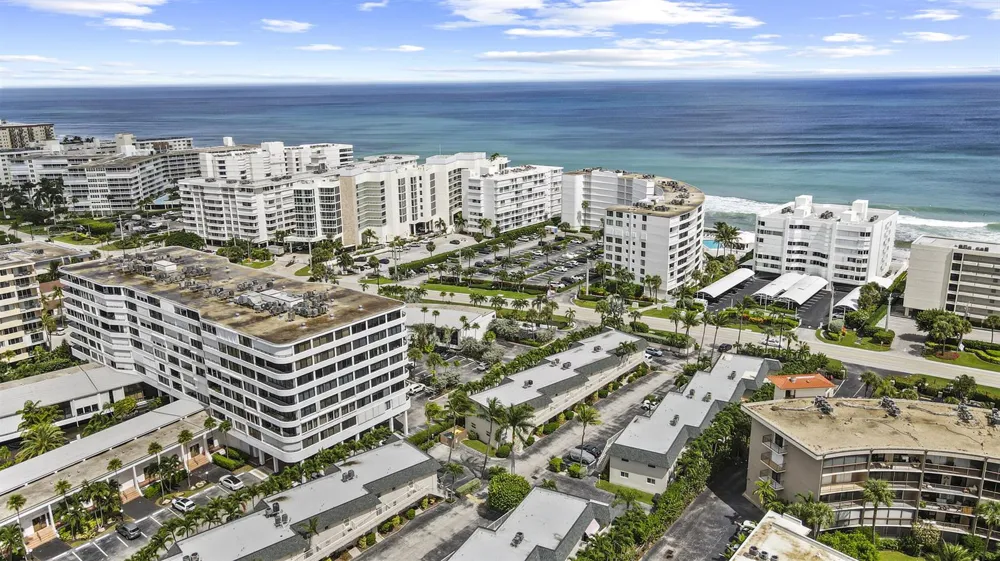 3589 S Ocean Boulevard #306 South Palm Beach, FL 33480
