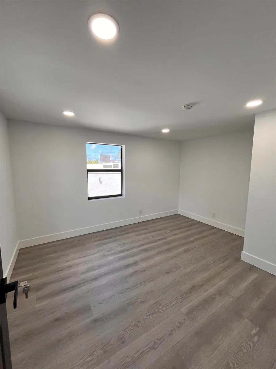 900 US-1 Lake Park, FL 33403