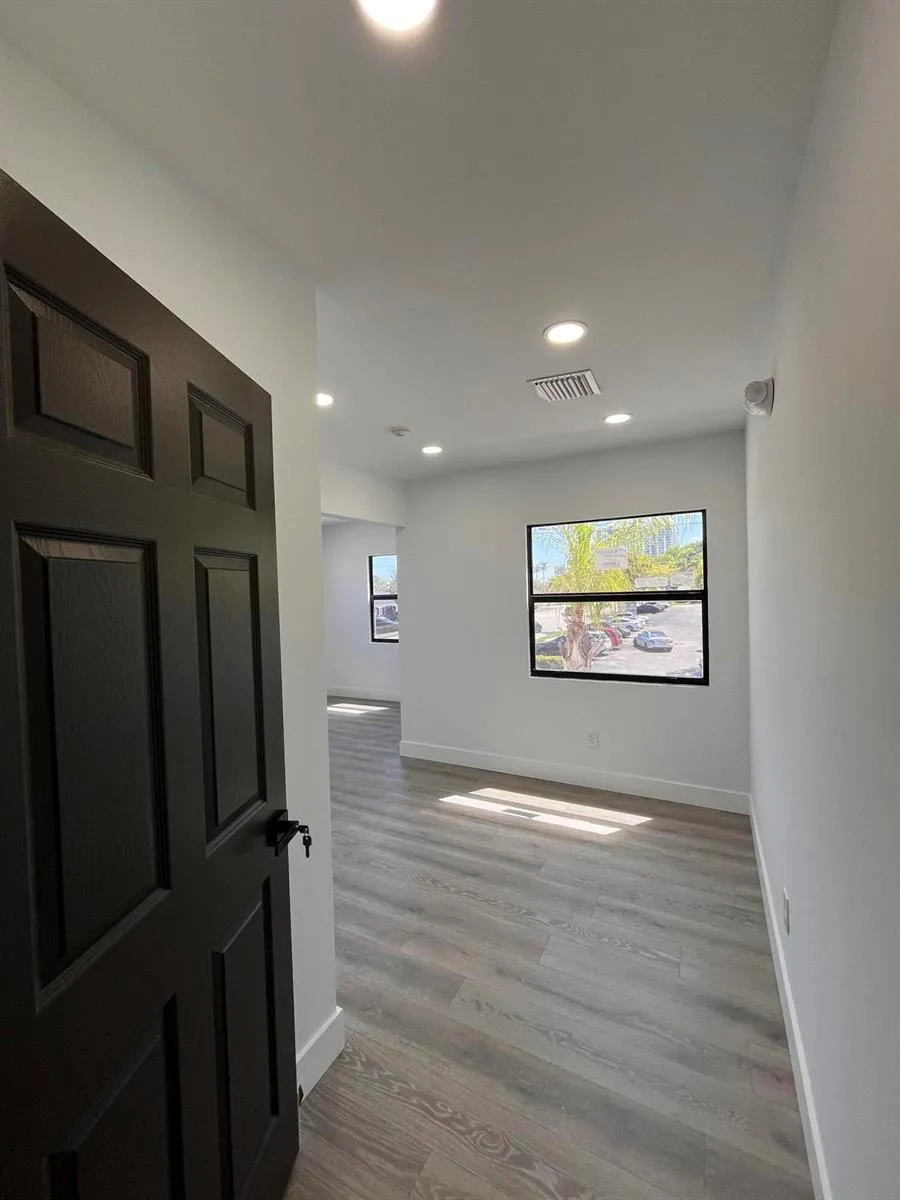 900 US-1 Lake Park, FL 33403