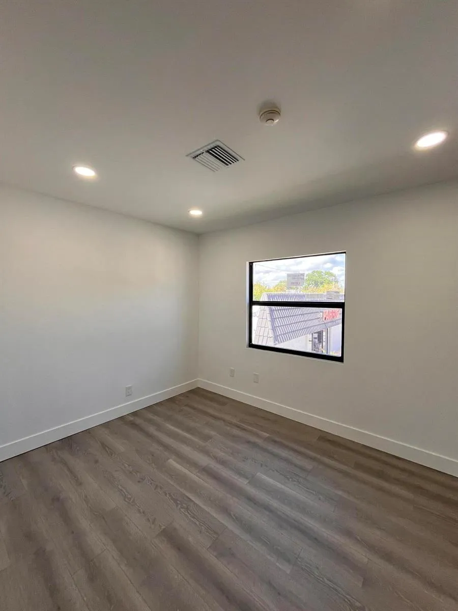 900 US-1 Lake Park, FL 33403