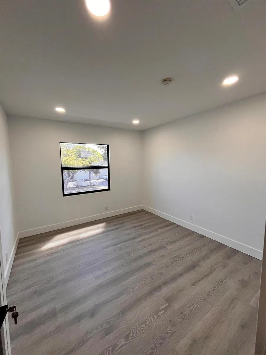 900 US-1 Lake Park, FL 33403