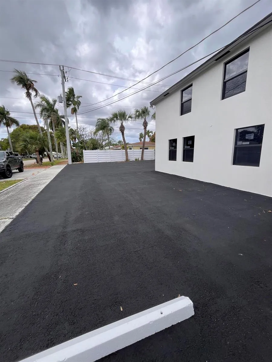 900 US-1 Lake Park, FL 33403