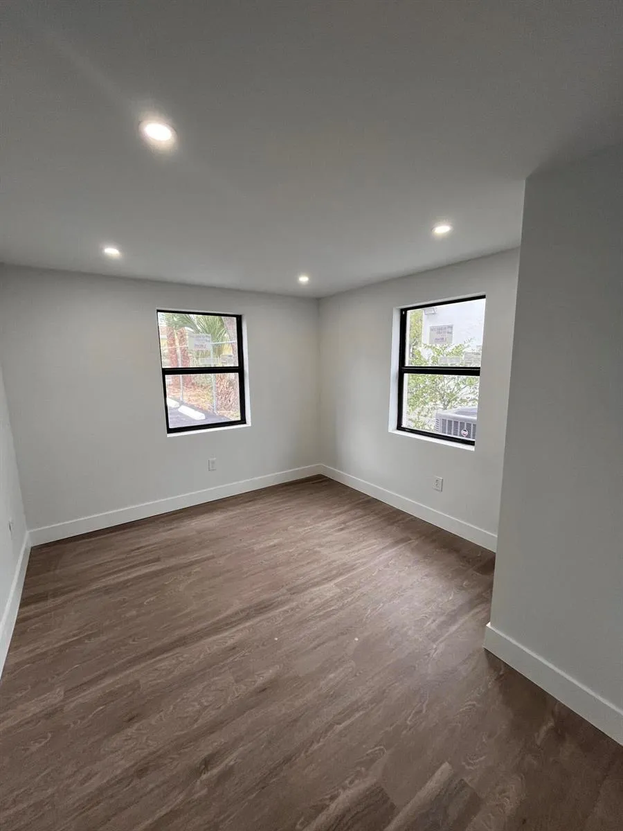 900 US-1 Lake Park, FL 33403