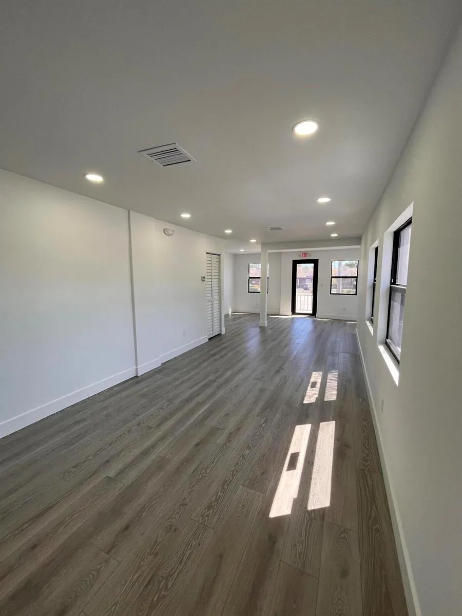 900 US-1 Lake Park, FL 33403