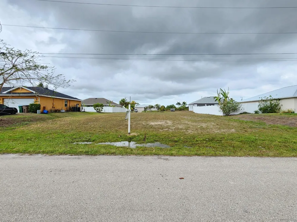 3222 NE 13th Court Cape Coral, FL 33909
