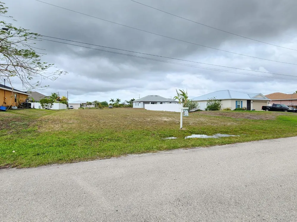 3222 NE 13th Court Cape Coral, FL 33909
