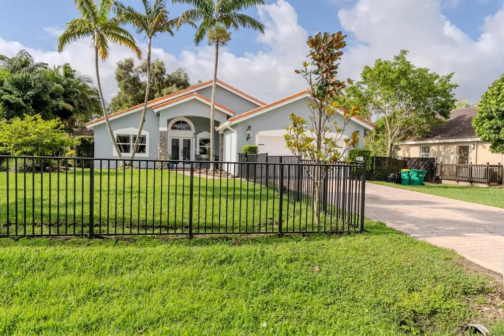11420 NW 26th Street Plantation, FL 33323