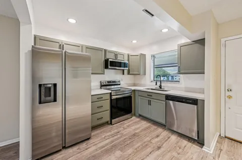 6001 Shakerwood Circle #203