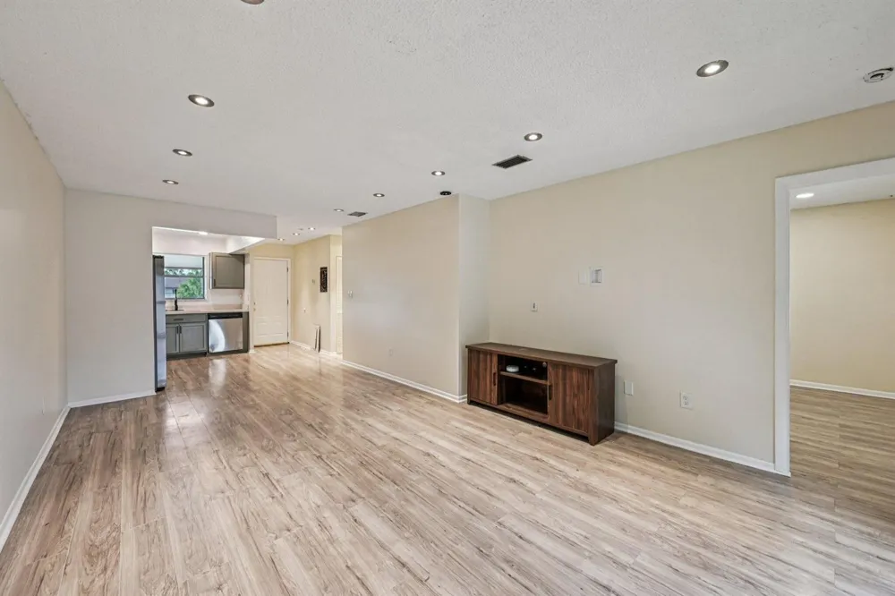 6001 Shakerwood Circle #203 Tamarac, FL 33319