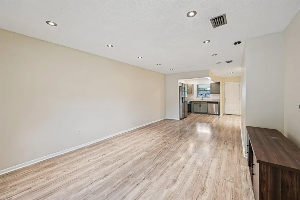 6001 Shakerwood Circle #203 Tamarac, FL 33319