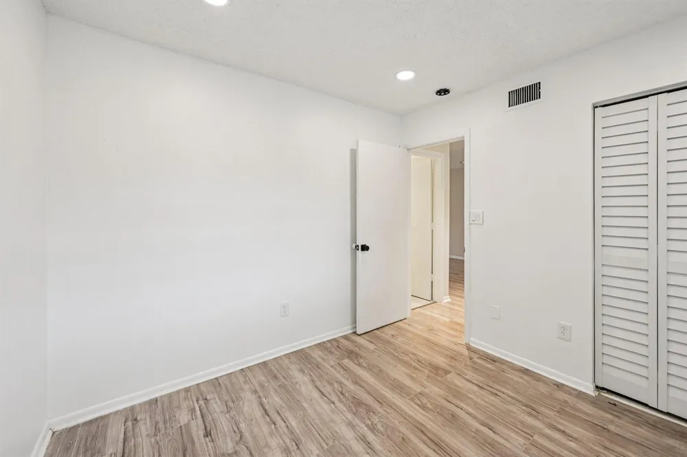 6001 Shakerwood Circle #203 Tamarac, FL 33319