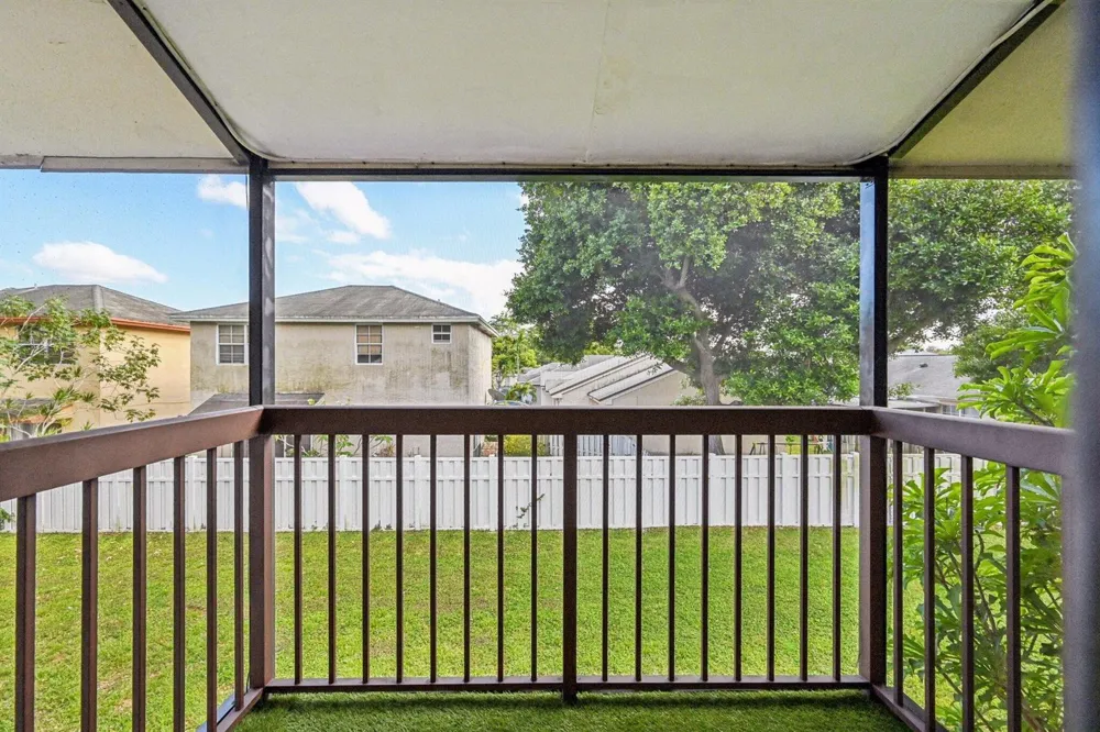 6001 Shakerwood Circle #203 Tamarac, FL 33319