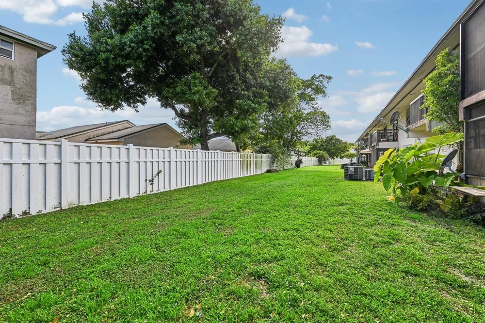 6001 Shakerwood Circle #203 Tamarac, FL 33319