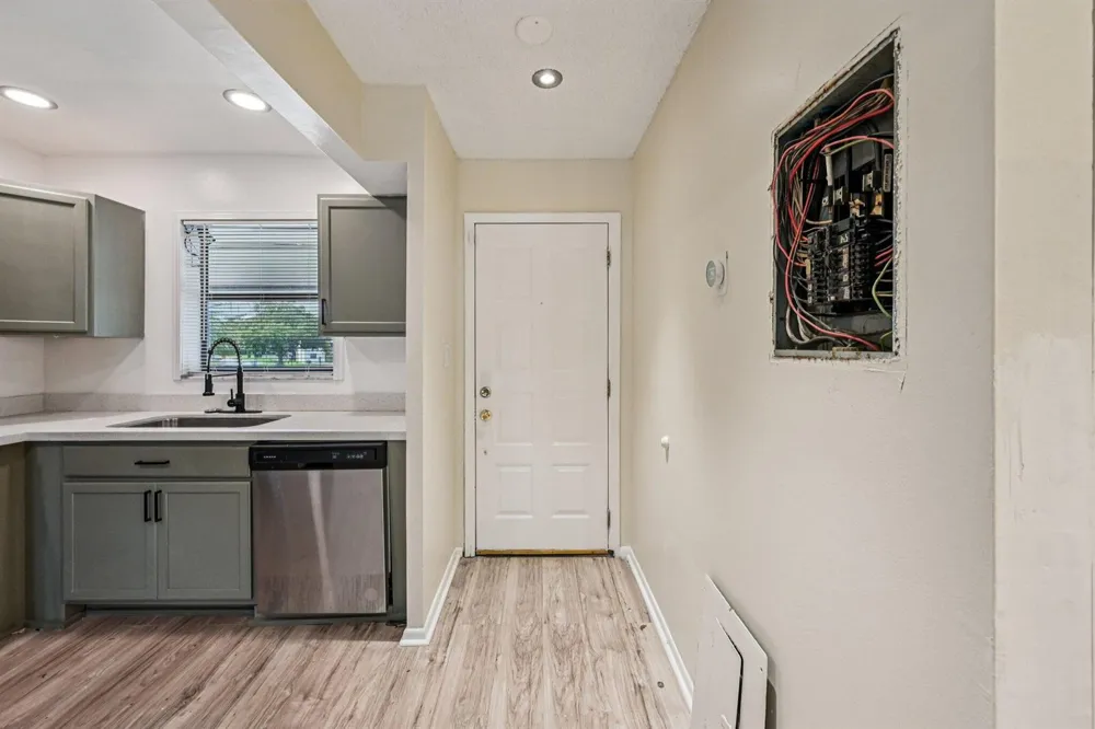 6001 Shakerwood Circle #203 Tamarac, FL 33319