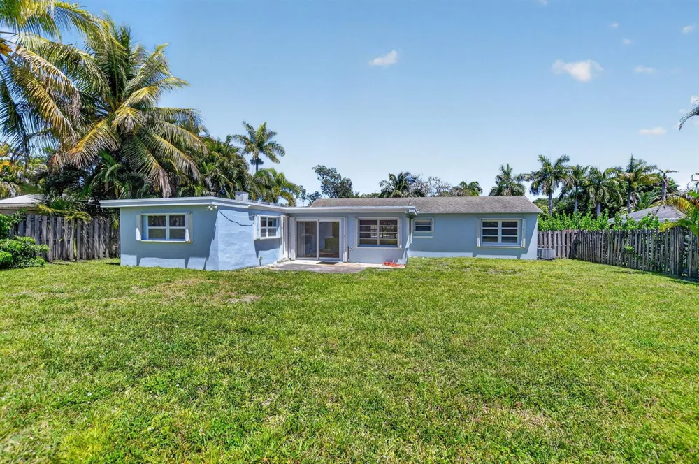 277 NW 3rd Court Boca Raton, FL 33432