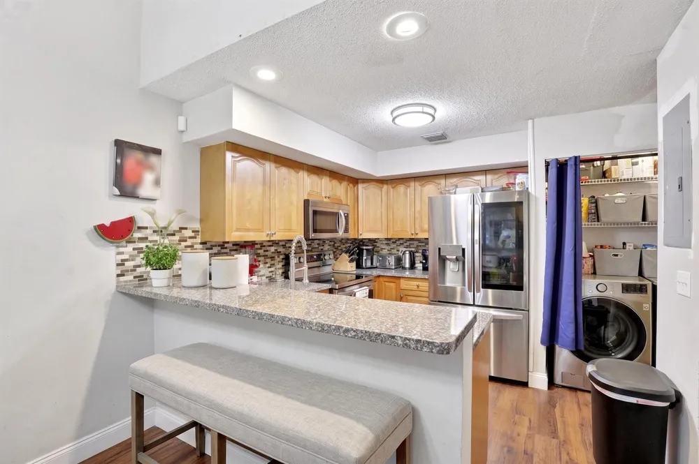 7208 Sportsmans Drive North Lauderdale, FL 33068