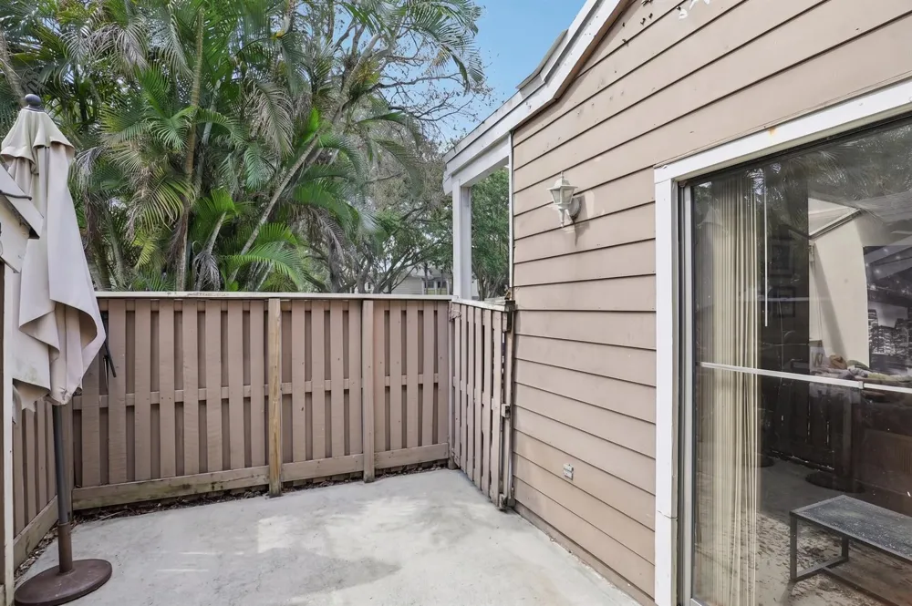 7208 Sportsmans Drive North Lauderdale, FL 33068