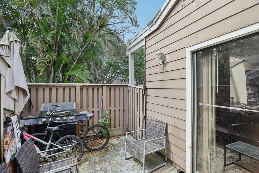 7208 Sportsmans Drive North Lauderdale, FL 33068