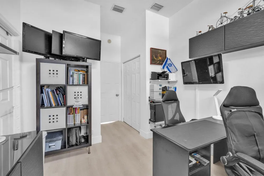 16423 Segovia Circle S Fort Lauderdale, FL 33331