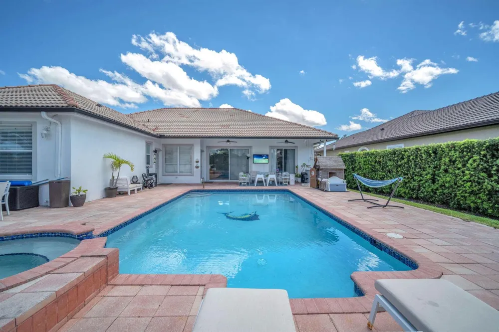 16423 Segovia Circle S Fort Lauderdale, FL 33331
