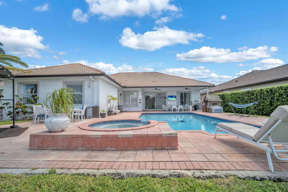 16423 Segovia Circle S Fort Lauderdale, FL 33331
