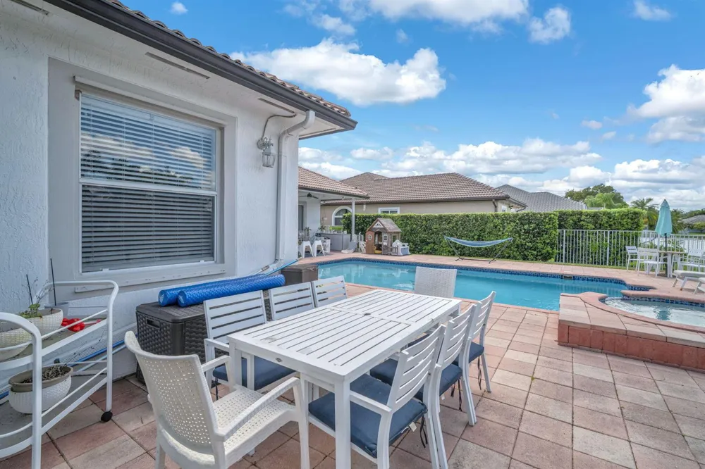 16423 Segovia Circle S Fort Lauderdale, FL 33331