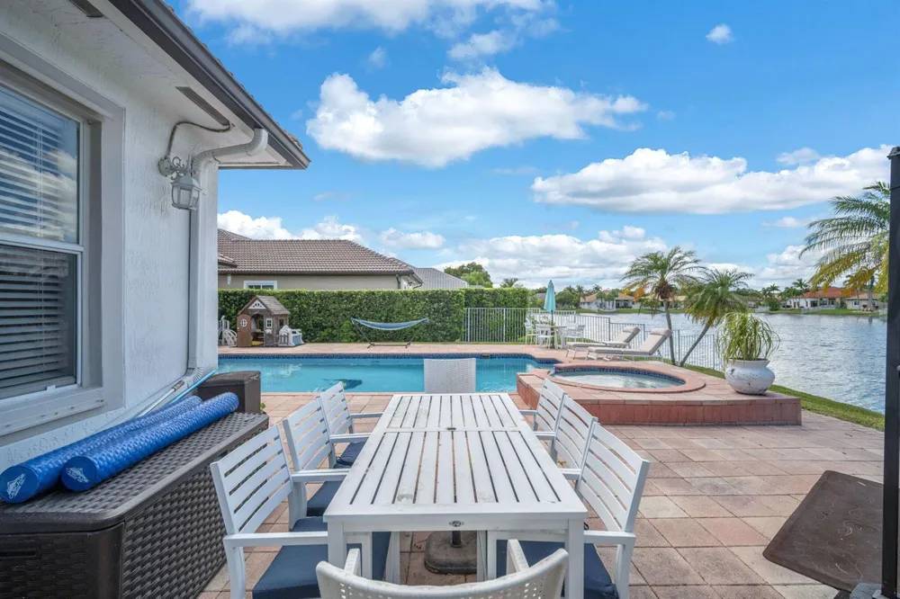 16423 Segovia Circle S Fort Lauderdale, FL 33331