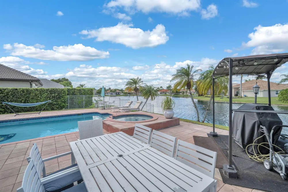 16423 Segovia Circle S Fort Lauderdale, FL 33331