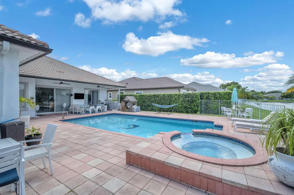 16423 Segovia Circle S Fort Lauderdale, FL 33331