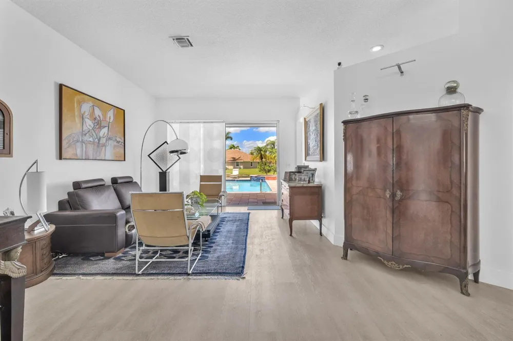 16423 Segovia Circle S Fort Lauderdale, FL 33331