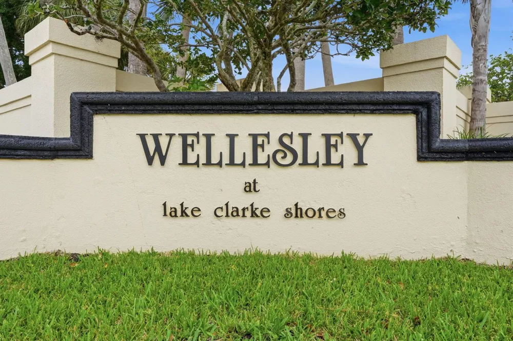 8111 Northboro Court #11d Lake Clarke Shores, FL 33406