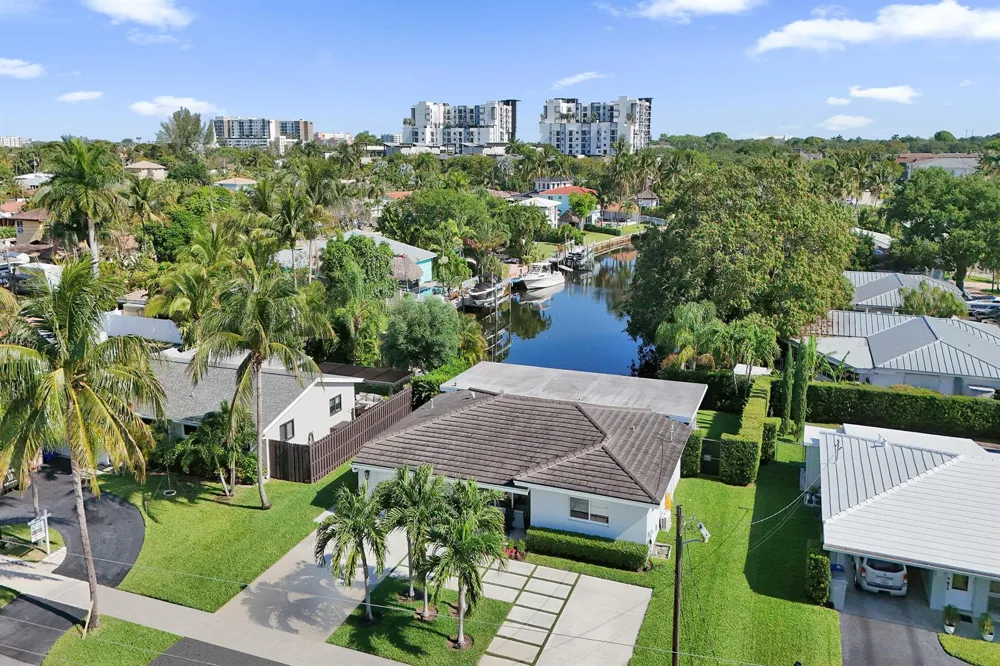 381 SE 3rd Street Pompano Beach, FL 33060
