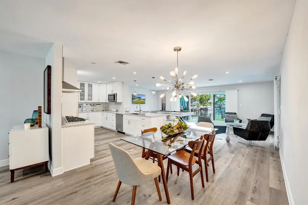 381 SE 3rd Street Pompano Beach, FL 33060
