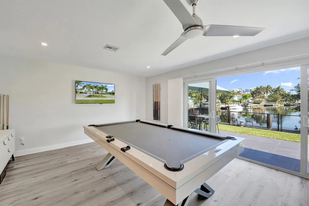 381 SE 3rd Street Pompano Beach, FL 33060