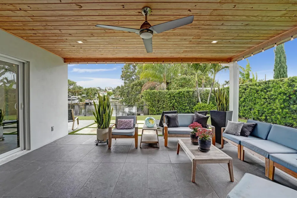381 SE 3rd Street Pompano Beach, FL 33060