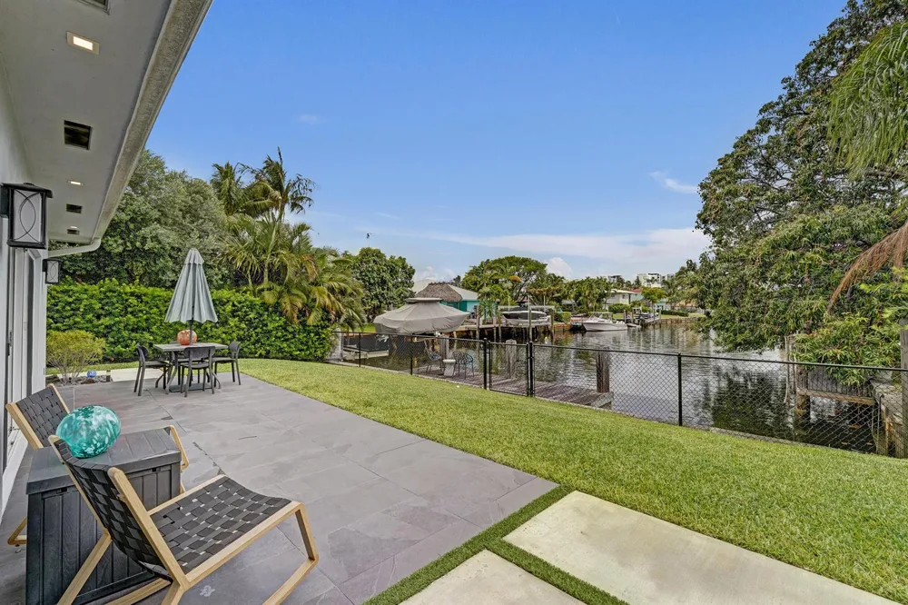 381 SE 3rd Street Pompano Beach, FL 33060