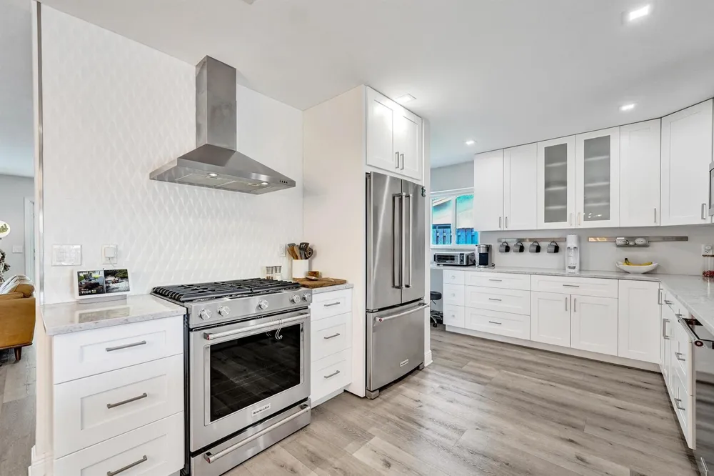 381 SE 3rd Street Pompano Beach, FL 33060