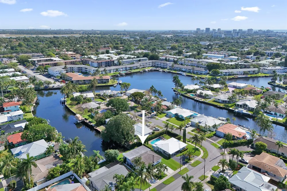 381 SE 3rd Street Pompano Beach, FL 33060