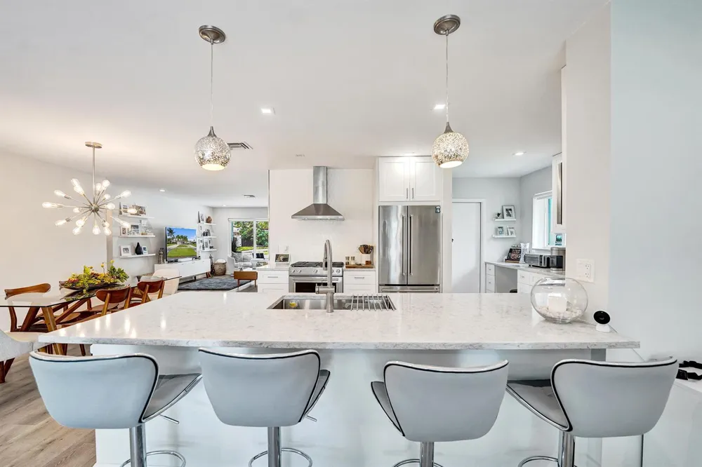381 SE 3rd Street Pompano Beach, FL 33060