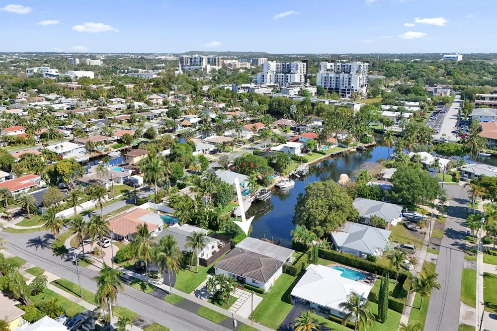381 SE 3rd Street Pompano Beach, FL 33060