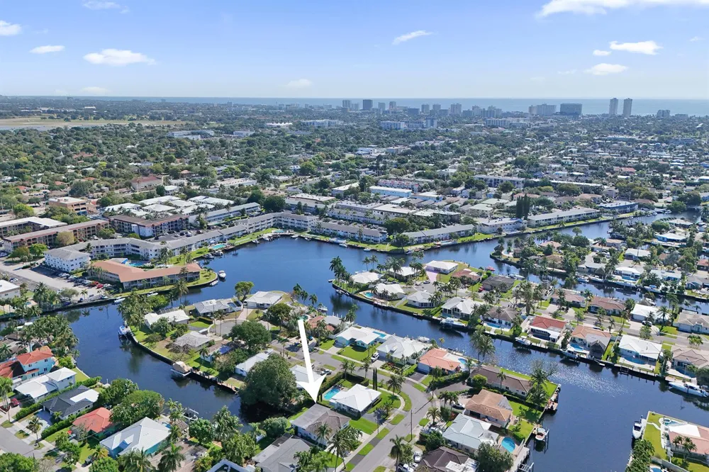 381 SE 3rd Street Pompano Beach, FL 33060