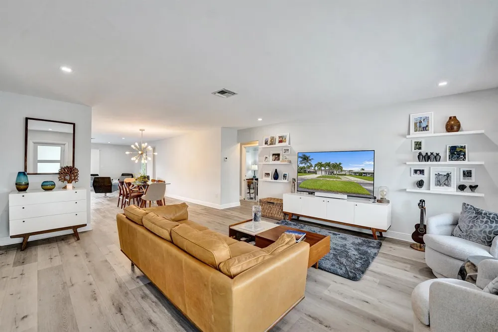 381 SE 3rd Street Pompano Beach, FL 33060