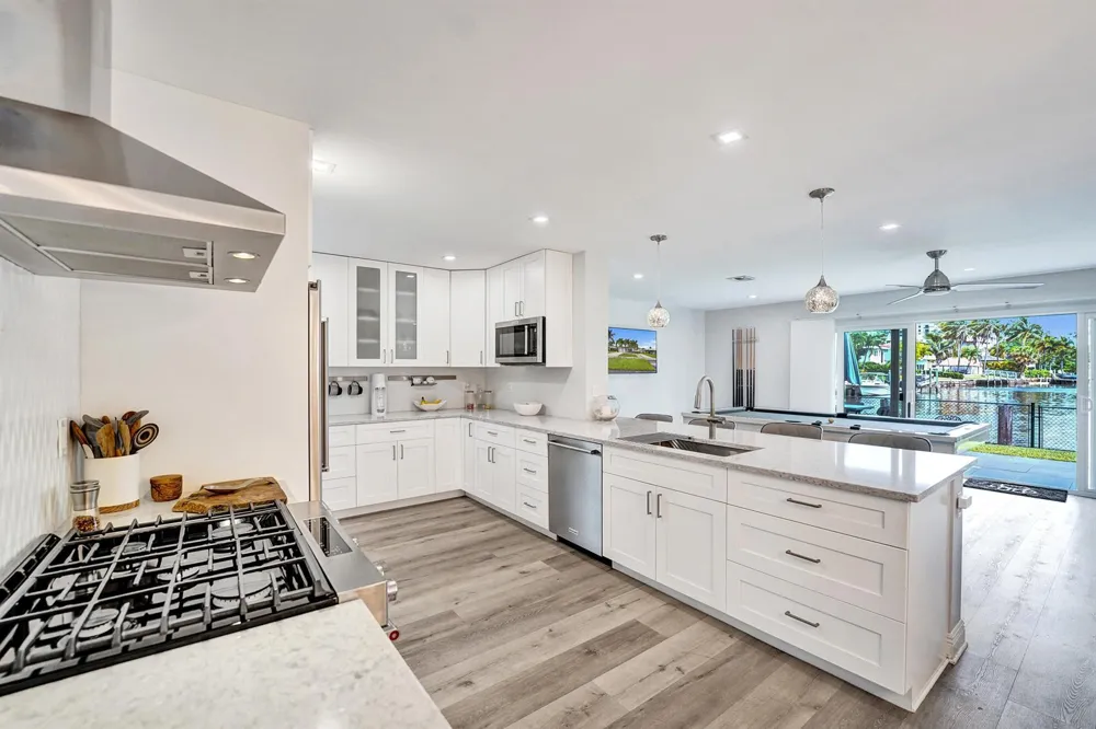 381 SE 3rd Street Pompano Beach, FL 33060