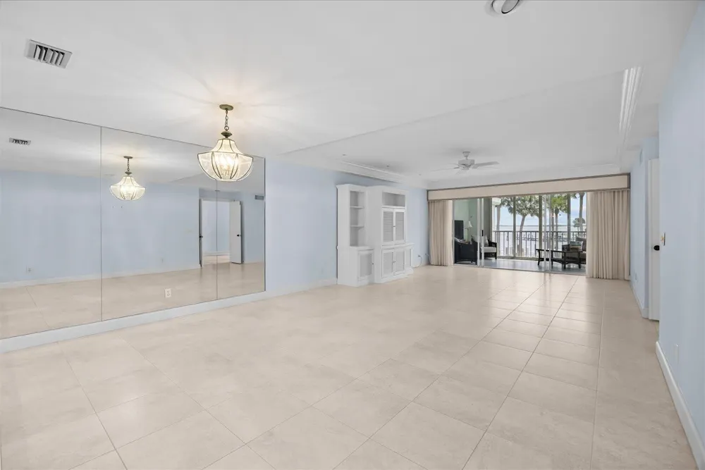 1903 Bay Road #206 Vero Beach, FL 32963
